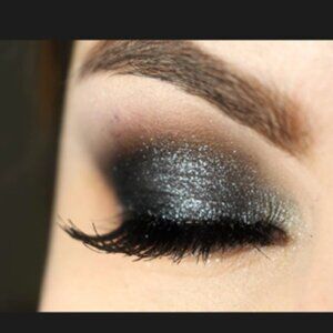 Mary Kay Brilliant Black Eyeshadow
